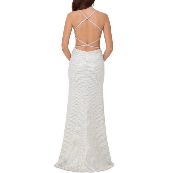 Betsy & Adam Open-back Metallic Mermaid Gown Silver Formal Dress - Picture 2 of 8